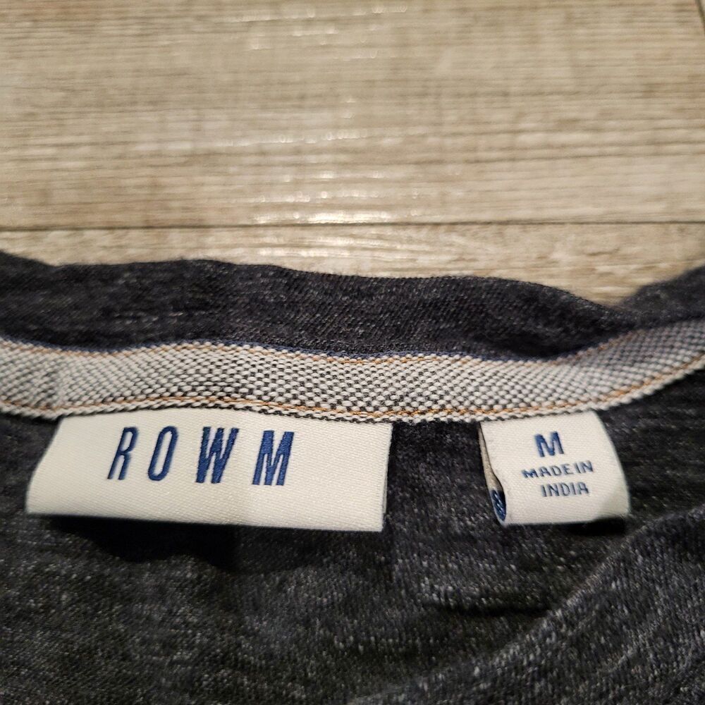 ROWM Henley Buttoned Crew Neck Tee Shirt Charcoal Grey Men's Size Medium - Picture 3 of 7